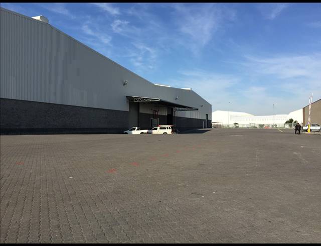 12,880M² FACTORY TO LET IN PAROW CENTRAL